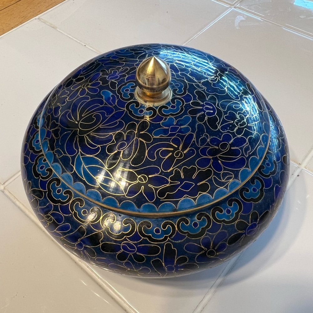 Vintage Blue Floral cloisonné Bowl with matching lid. Possibly a ginger jar?